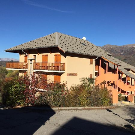 Appartement Offrant Une Magnifique Vue Des Montagnes แซงต์-เลแฌร์-เลส์-เมแลซ ภายนอก รูปภาพ