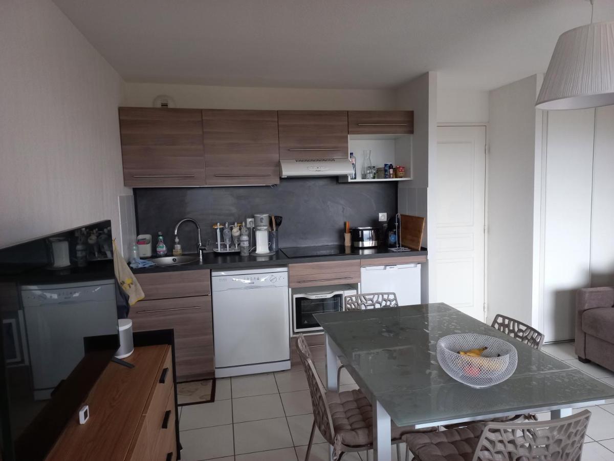 Appartement Offrant Une Magnifique Vue Des Montagnes แซงต์-เลแฌร์-เลส์-เมแลซ ภายนอก รูปภาพ
