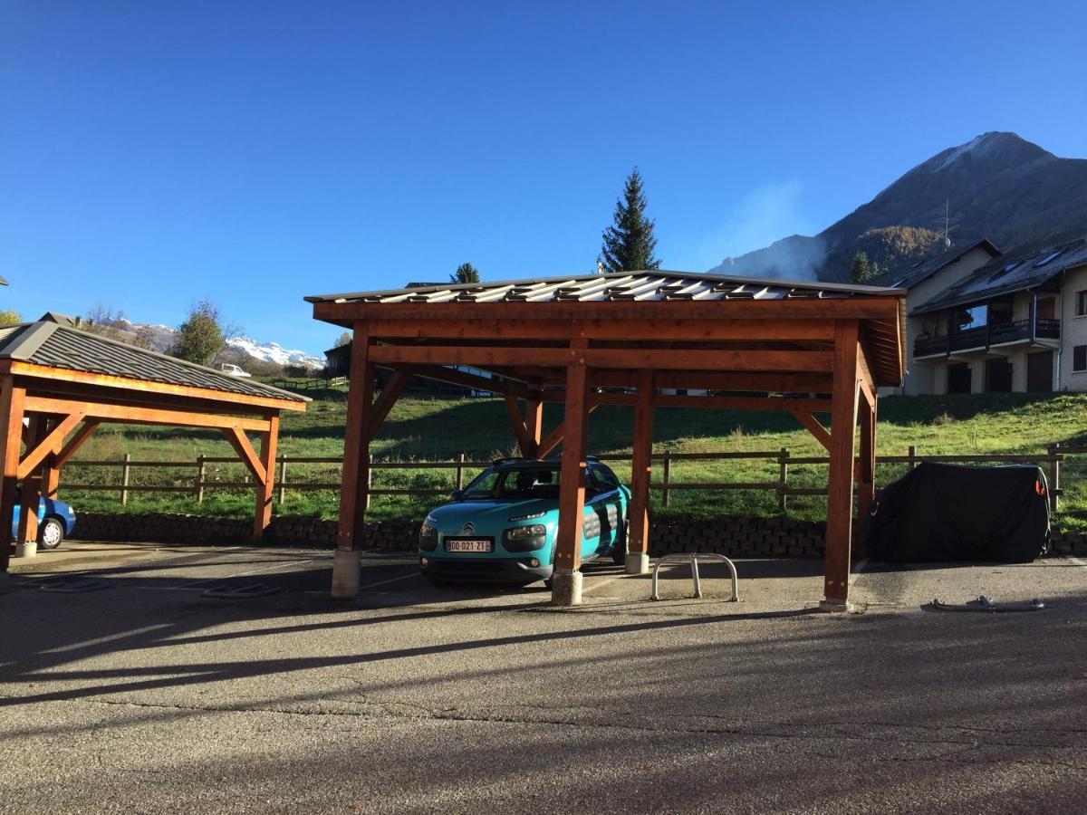 Appartement Offrant Une Magnifique Vue Des Montagnes แซงต์-เลแฌร์-เลส์-เมแลซ ภายนอก รูปภาพ